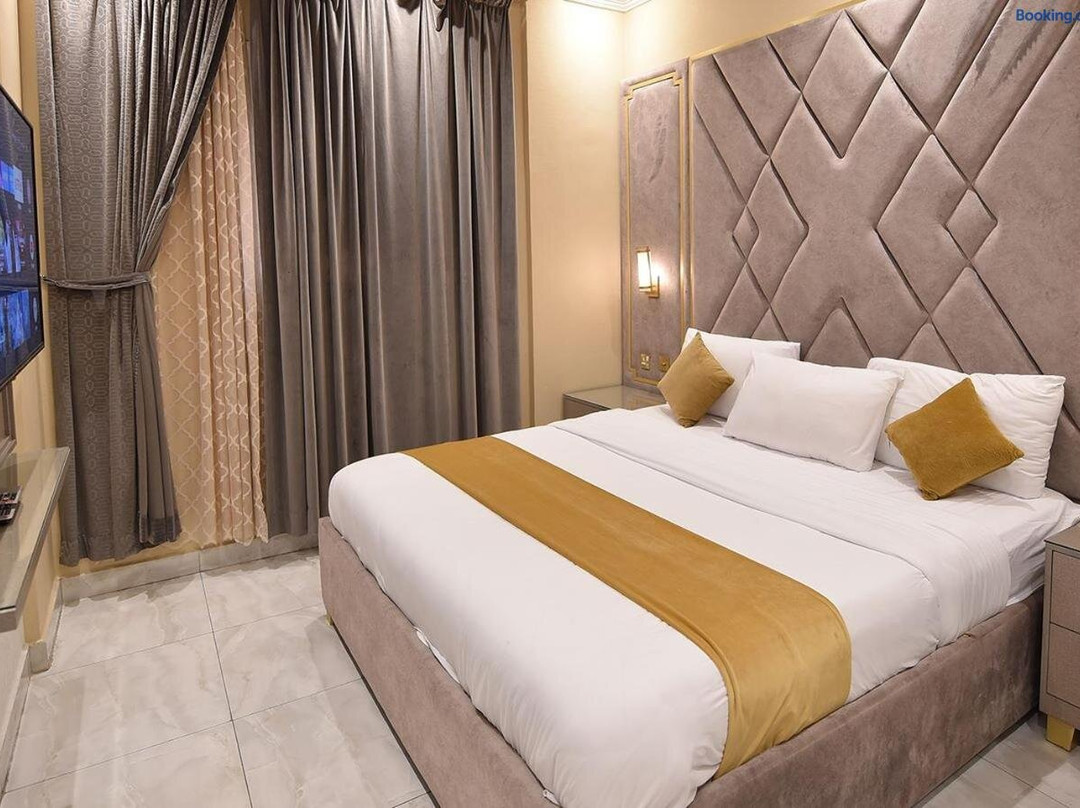 Rafal Lilshaqaq Alfunduqia