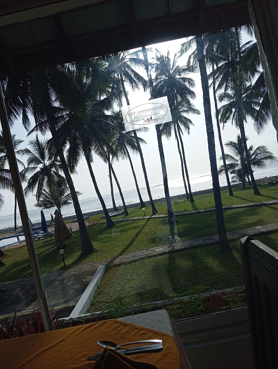Sun N Sand Beach Resort-官方
