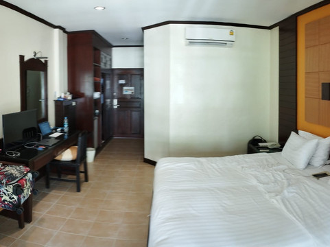 苏梅岛皇宫酒店主图