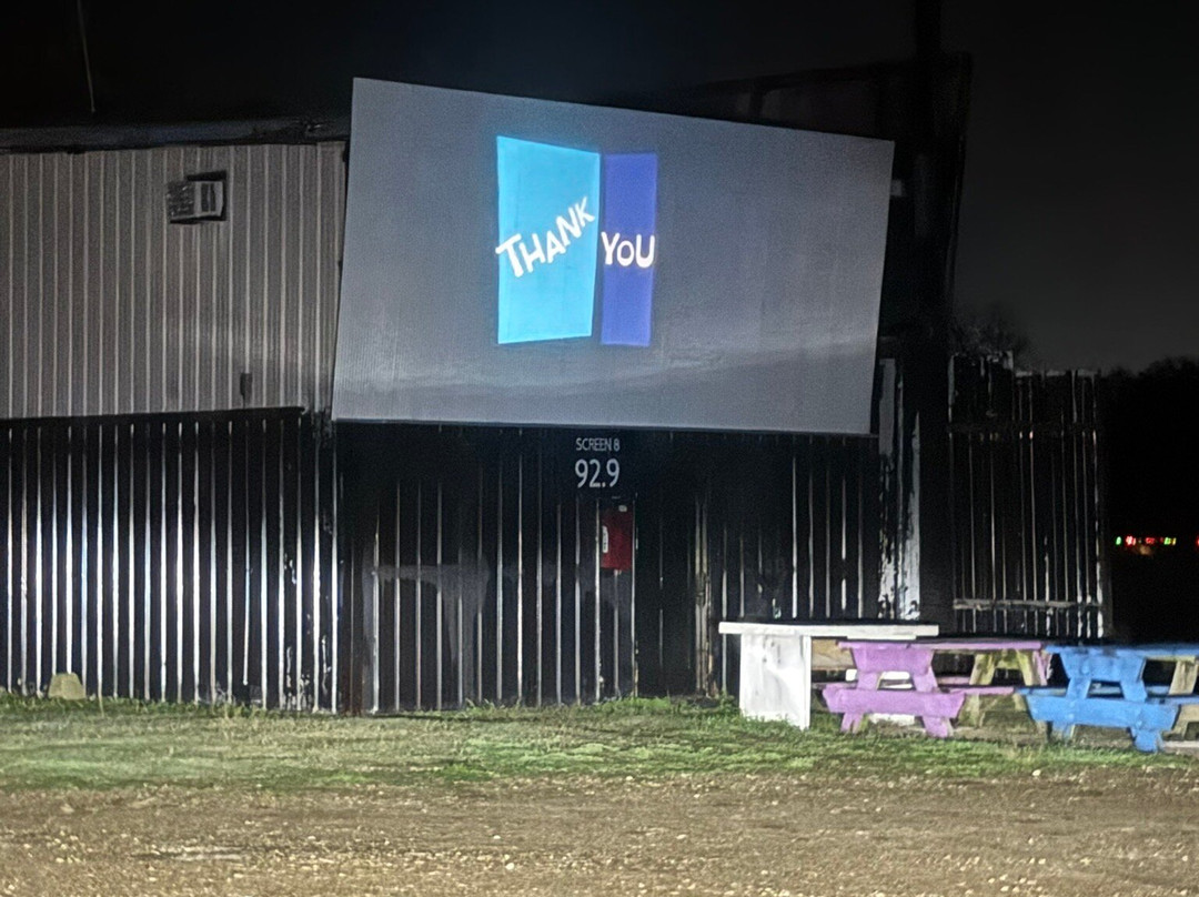 Galaxy Drive-in Movie Theatre-恩尼斯必去景点