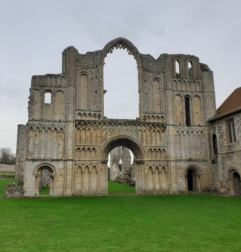 Castle Acre Priory景点图片