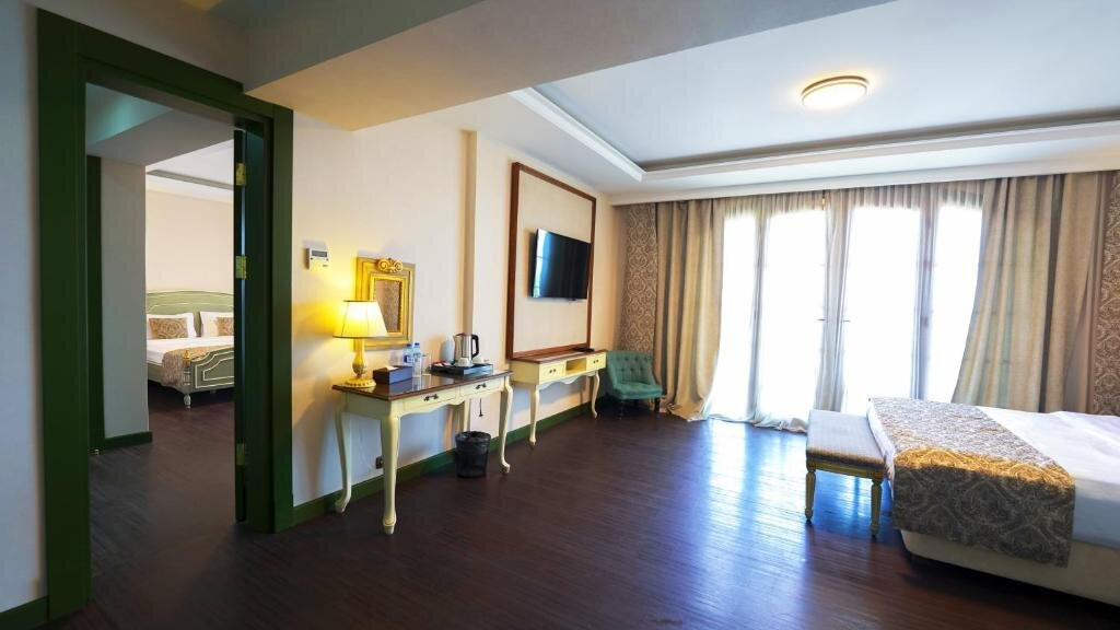 Sapphire Marine Hotel主图