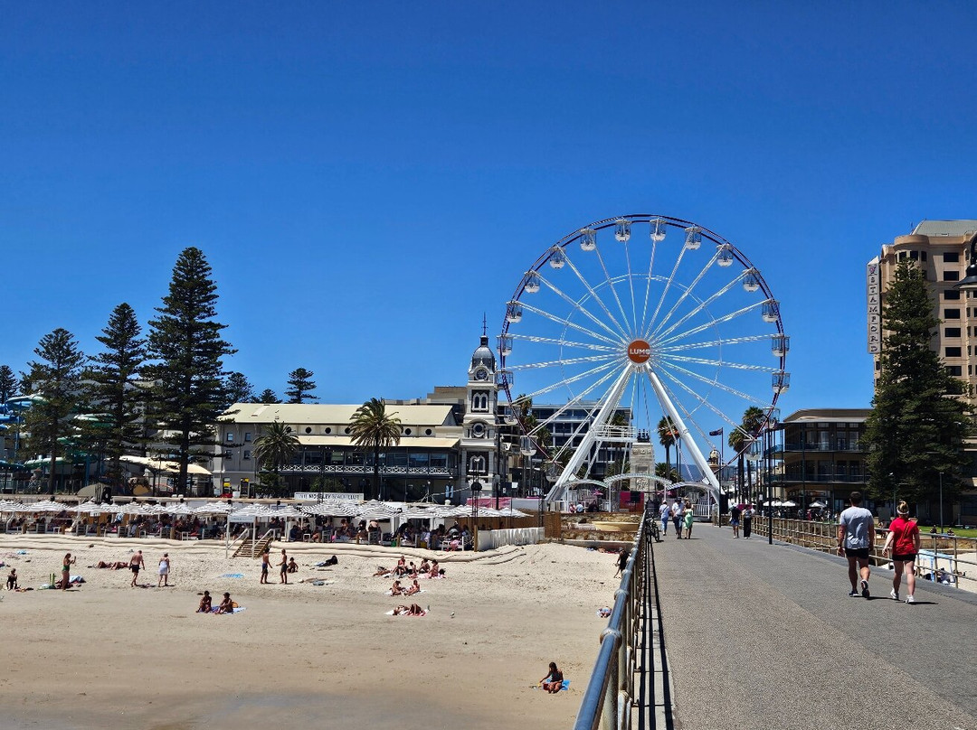 Glenelg Beach景点图片