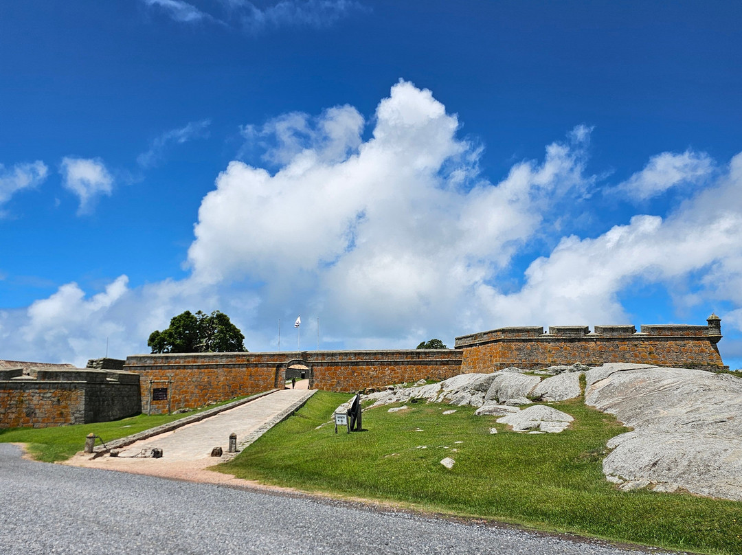 Fortaleza de Santa Teresa-Rocha必去景点