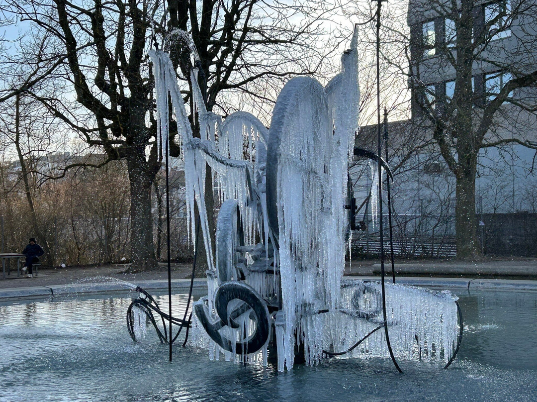 Fontaine Jo Siffert de Jean Tinguely-弗里堡必去景点