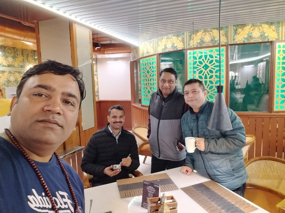 哈里瓦卡尔森乡村套房酒店主图