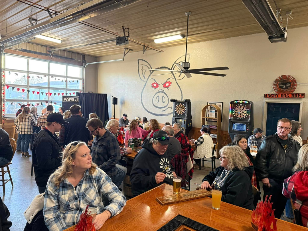 Angry Hog Brewery & Taproom景点图片