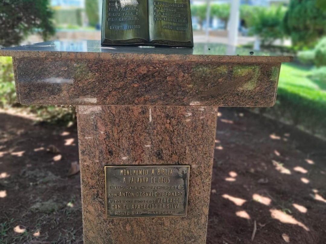 Prefeito Mario Zucato square-Monte Siao必去景点