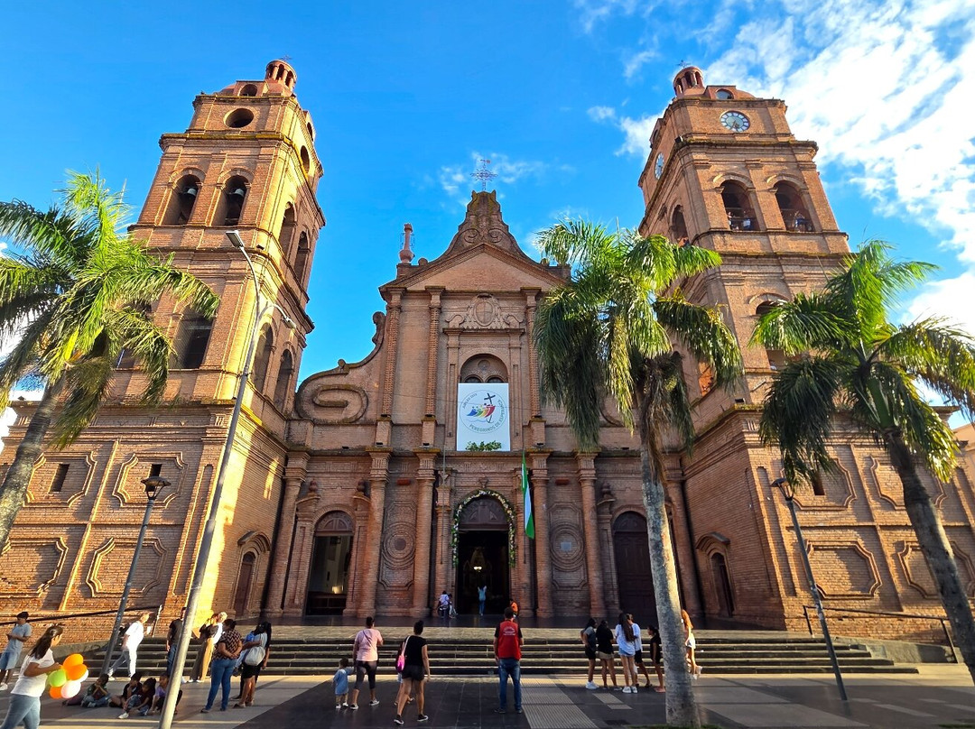 9 月24 日广场-圣克鲁斯省必去景点