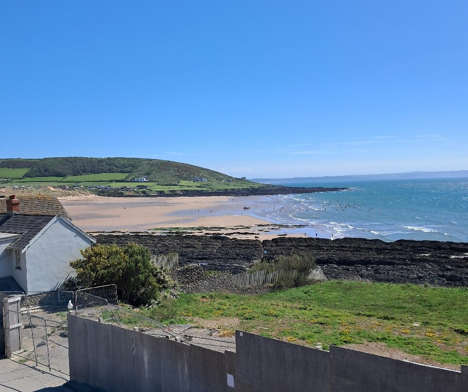 Surfing Croyde Bay景点图片