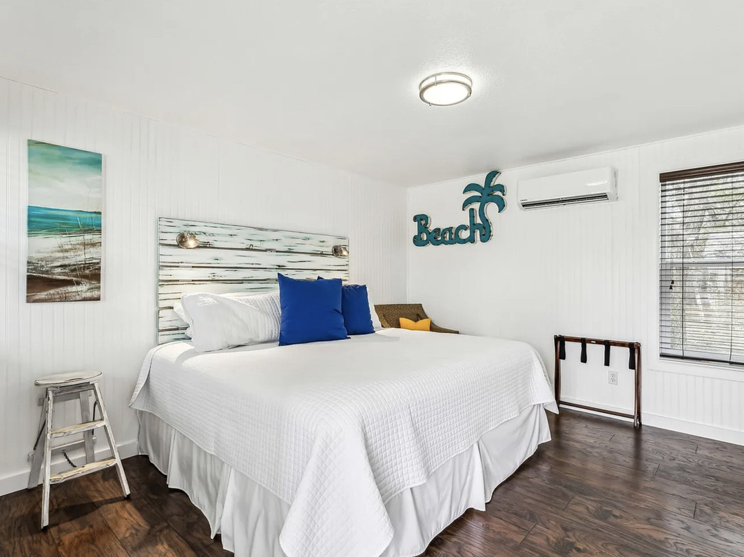 Travis Street Cottages主图