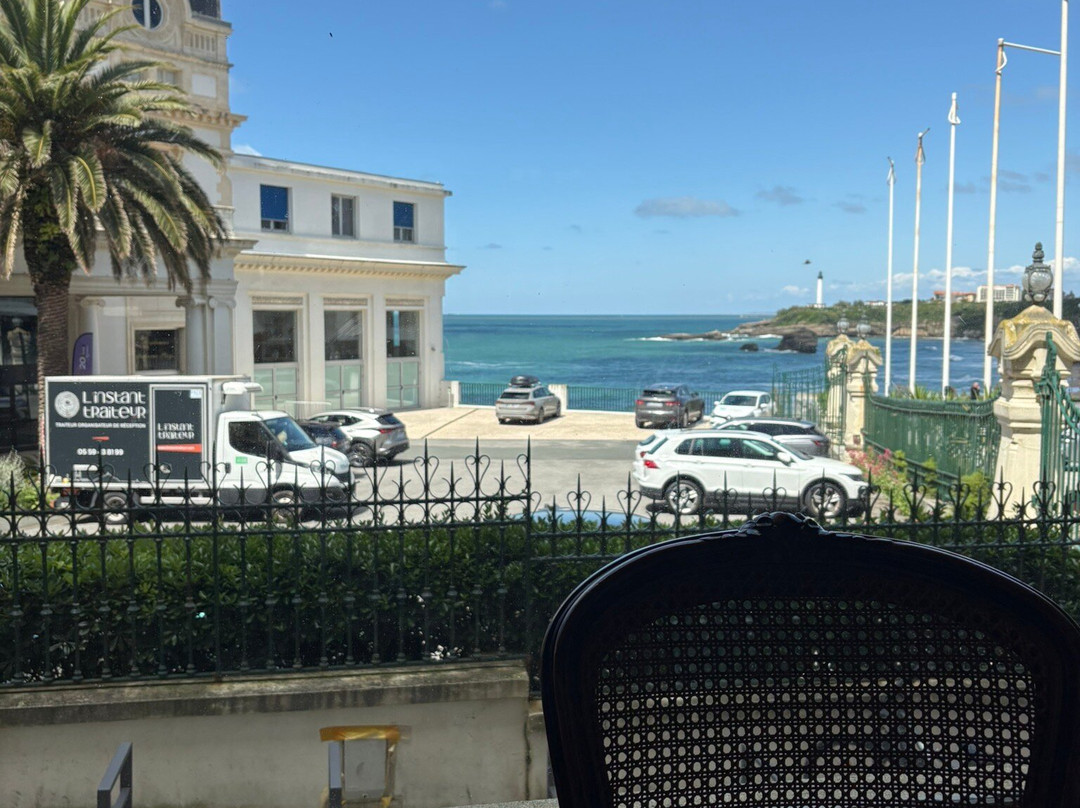 巴黎酒店兼咖啡馆主图