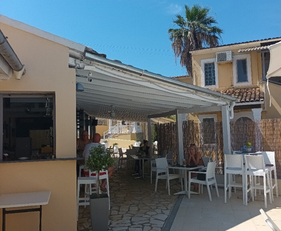 Saint Spiridon Hotel主图