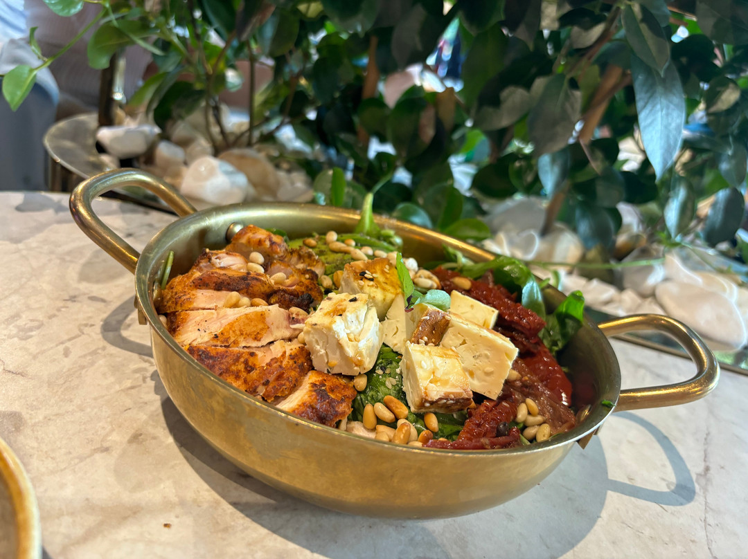 SOHHO Kitchen & Bar & Show