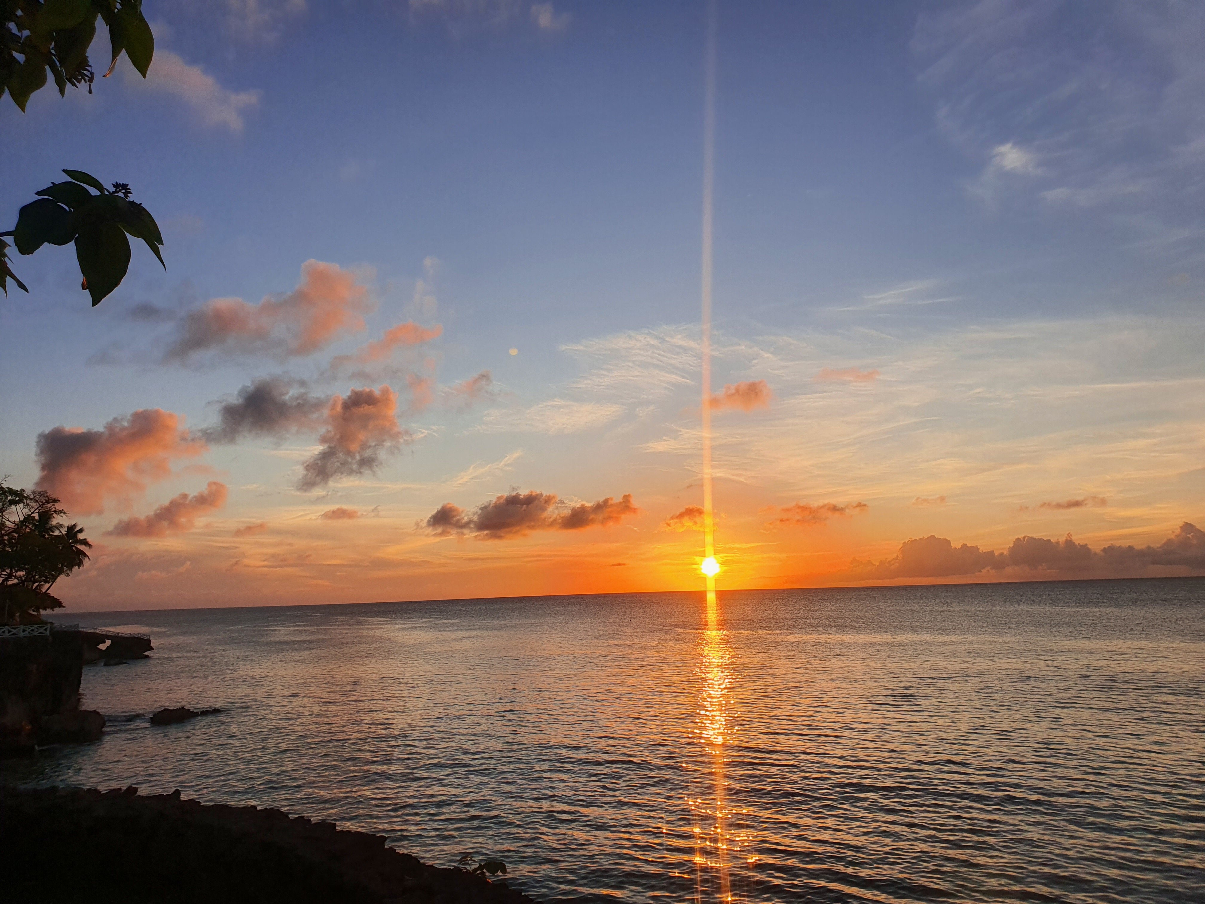 Crown Point Beach Hotel Limited-官方