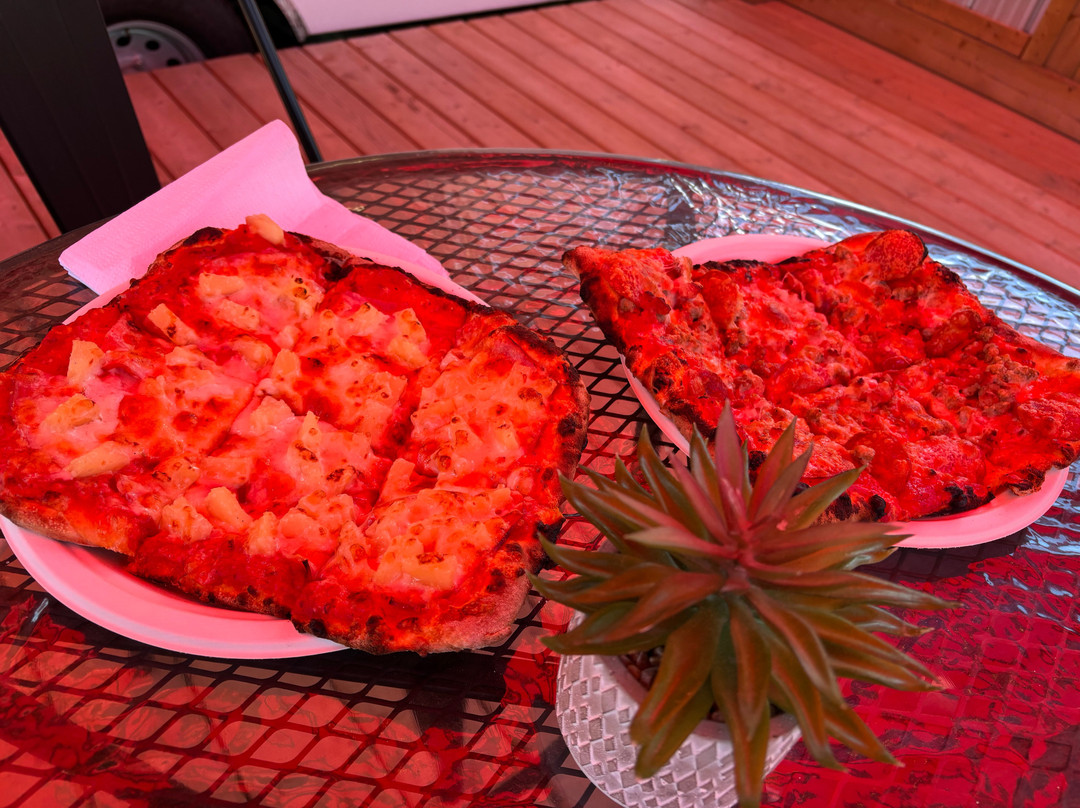 RōKA Wood Fired Pizza