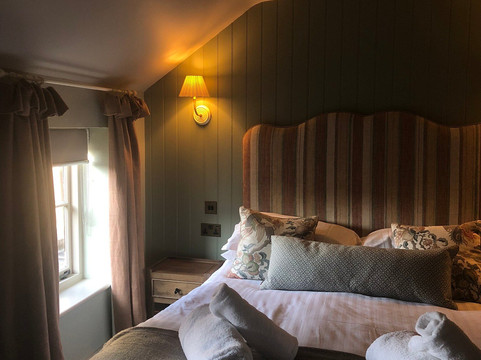 南塞尔尼酒店住宿-The Eliot Arms Hotel