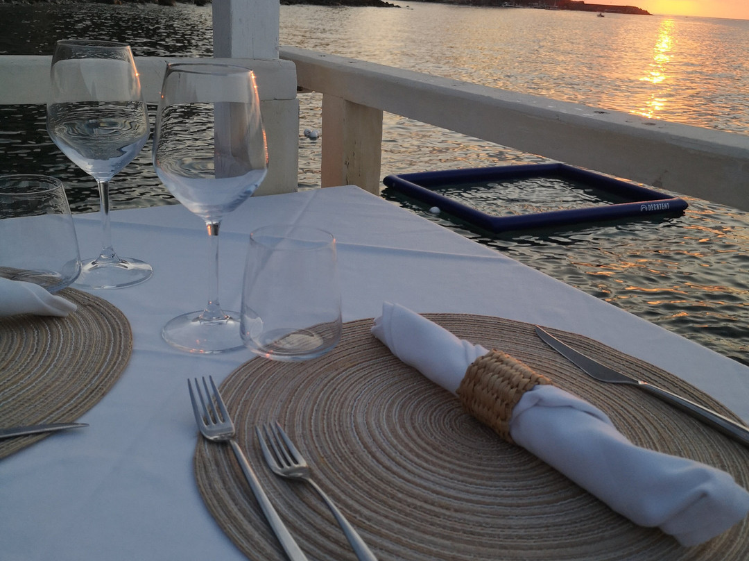 Cala delle Feluche Chianalea-希拉必去景点