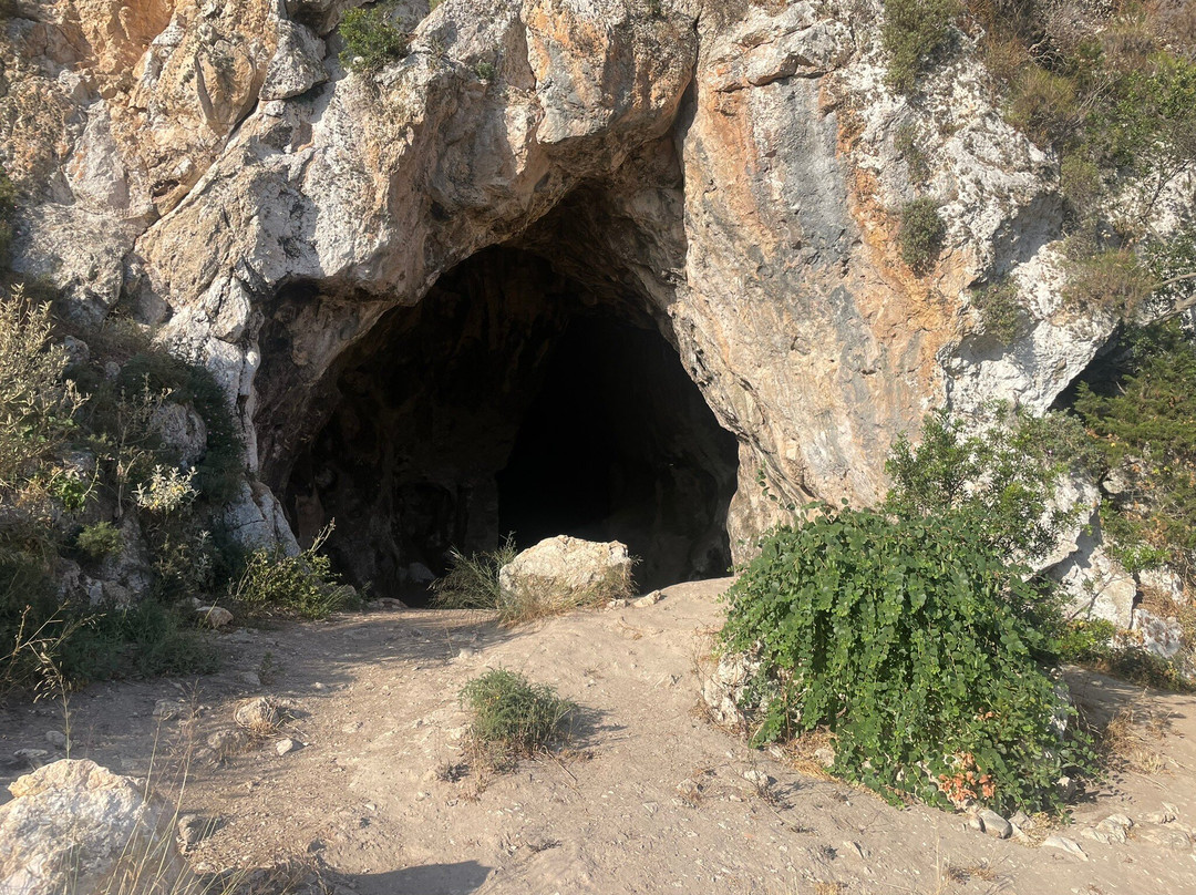 Nestor's Cave-Pylos必去景点