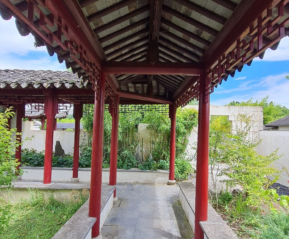 Jardin Yili-Saint-Remy-l'Honore必去景点