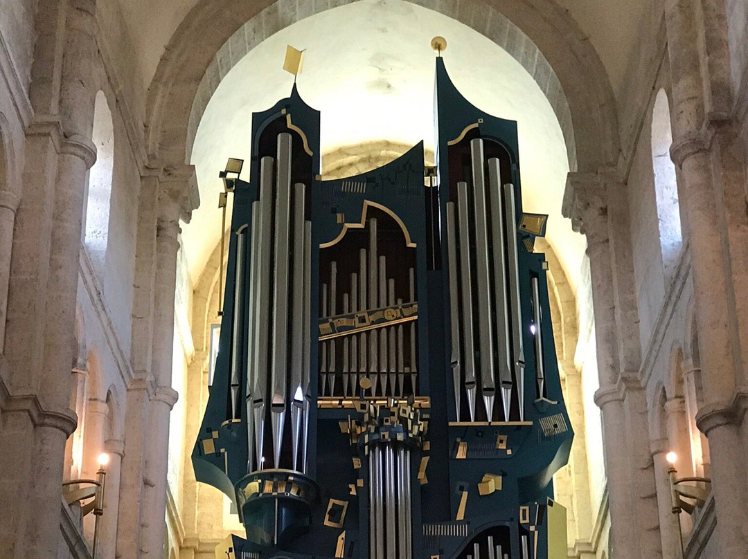 Basilique Saint Andoche de Saulieu-索留必去景点