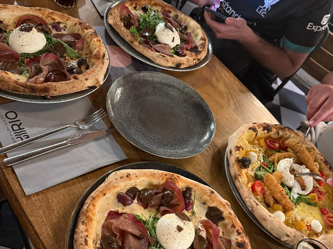 El Rio - Live Kitchen & Bar