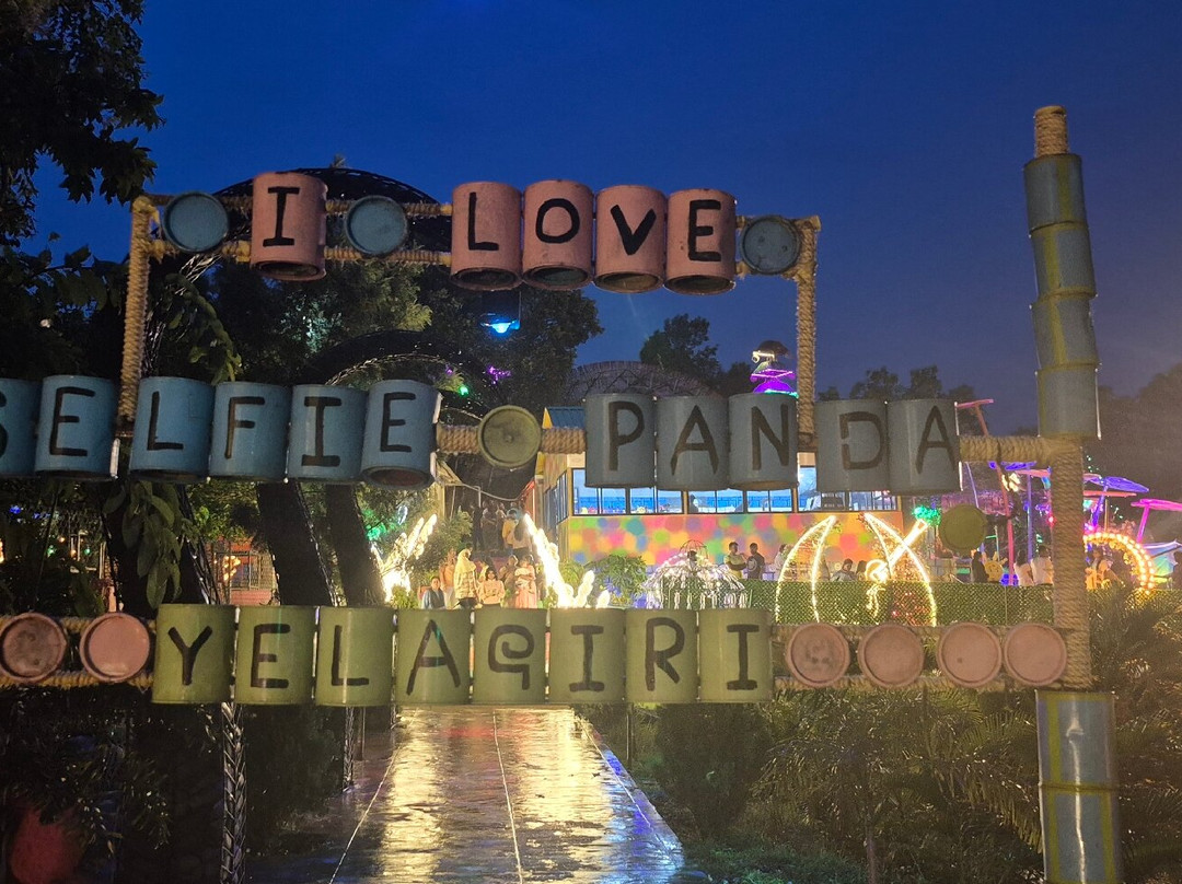 Selfie Panda Chocolate Factory-Yelagiri必去景点
