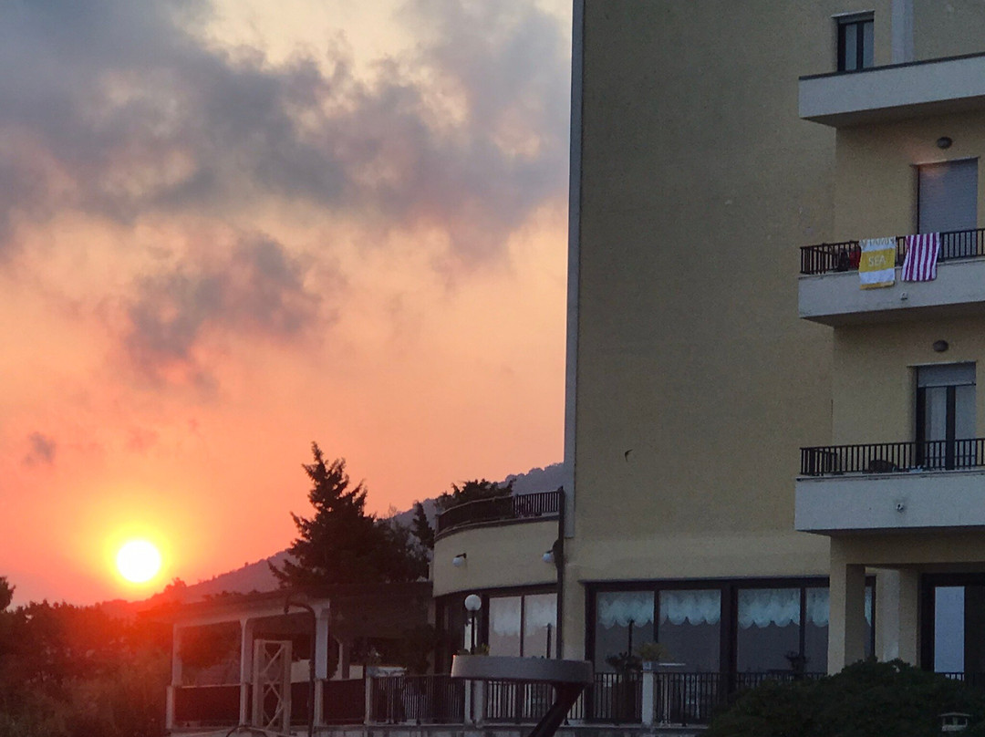 萨玛丽亚酒店主图