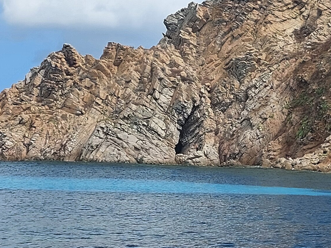 Spiaggia di Cala Sambuco-圣特雷莎加卢拉必去景点