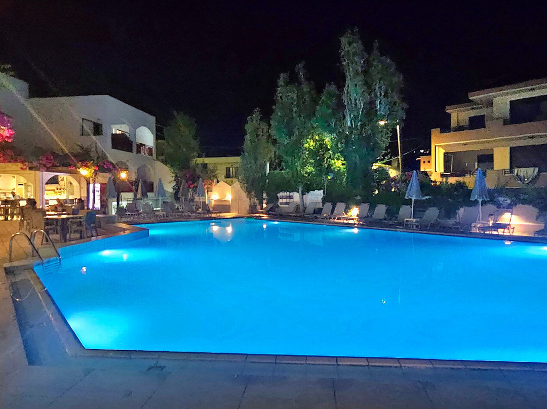 Apollon Hotel Apartments主图