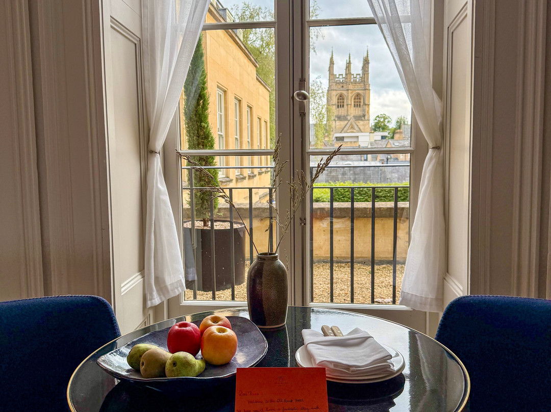 老银行酒店主图