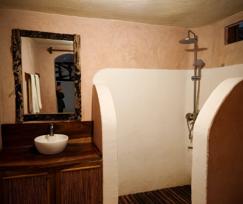 Murchison Falls Bamboo Village主图