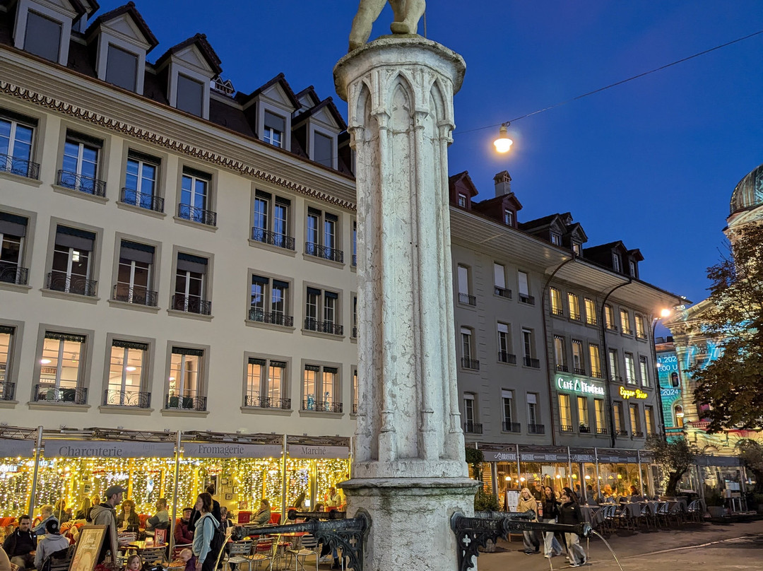 Bundesplatz-伯尔尼必去景点