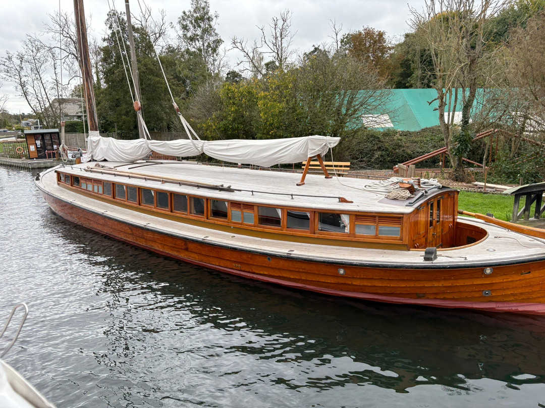 Broads Tours River Trips-罗克瑟姆必去景点
