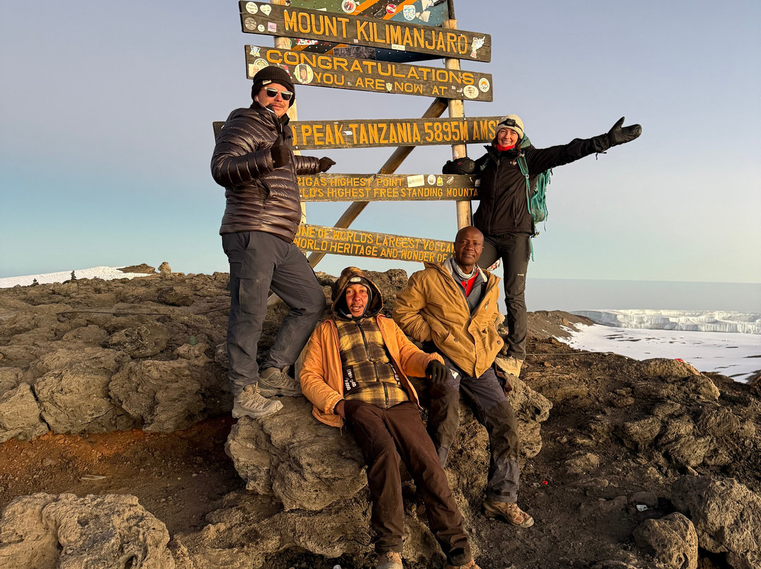 Trekking Hero - Kilimanjaro Day Hike-乞力马扎罗山国家公园必去景点