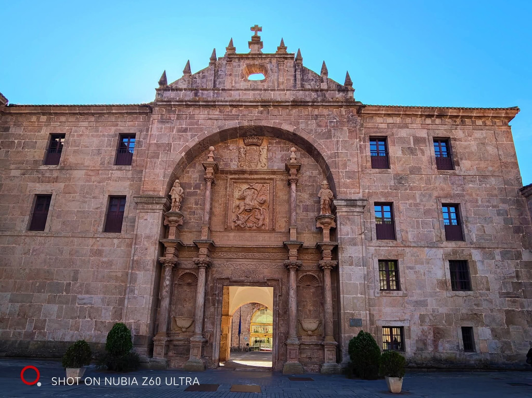 圣米兰尤索修道院-San Millan de la Cogolla必去景点
