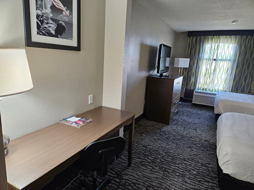 La Quinta Inn & Suites By Wyndham Columbus North主图