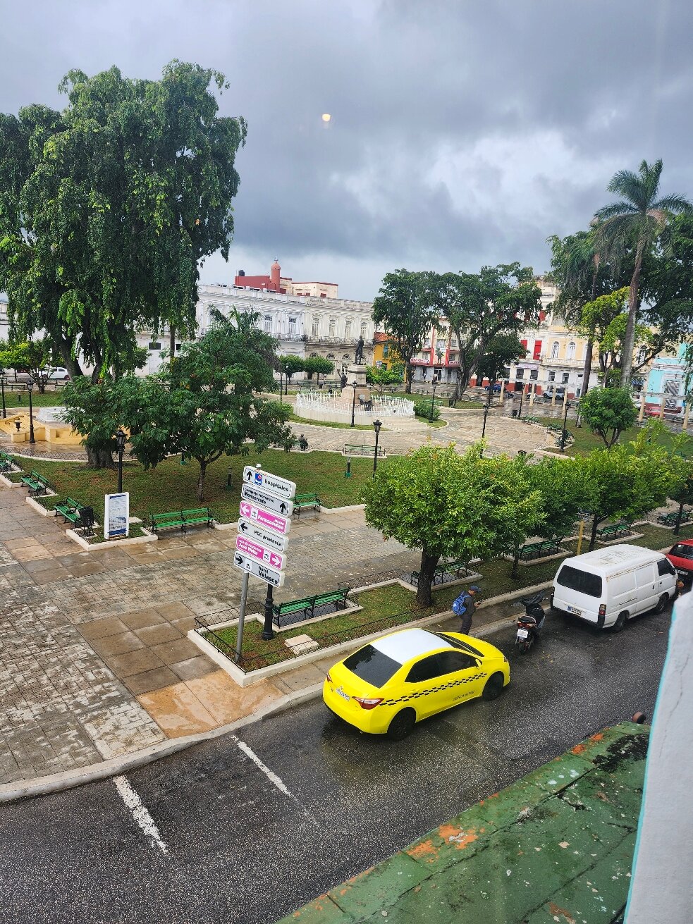 Hoteles E Velasco Louvre-官方