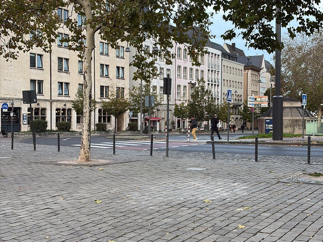 Heinzelmaennchenbrunnen-科隆必去景点