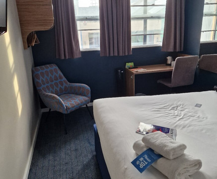 加的夫中央皇后街旅屋酒店主图