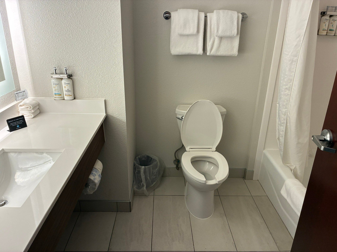 Holiday Inn Express & Suites Akron Regional Airport Area By IHG主图