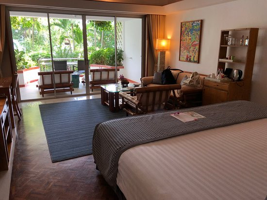 满得里皇家别墅度假村主图