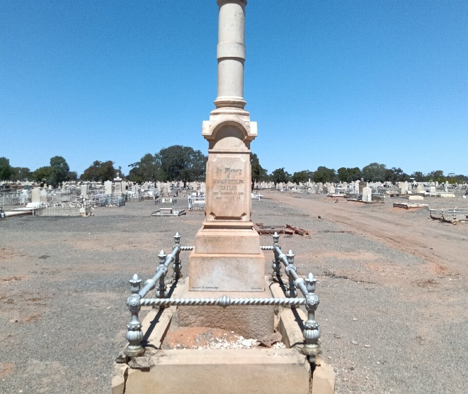 Broken Hill Cemetery Walk-布罗肯希尔必去景点
