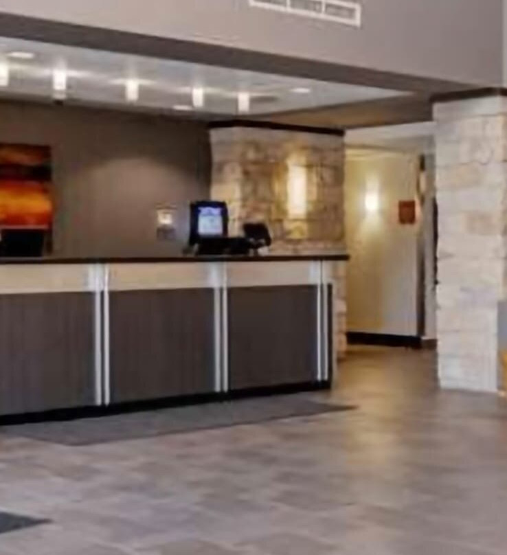 东门贝斯特韦斯特优质套房酒店主图