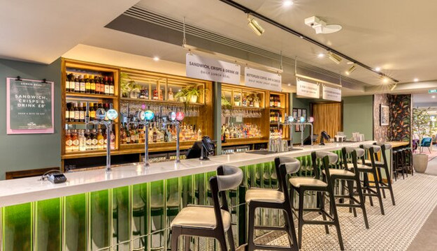 圣海伦斯南普瑞米尔酒店主图