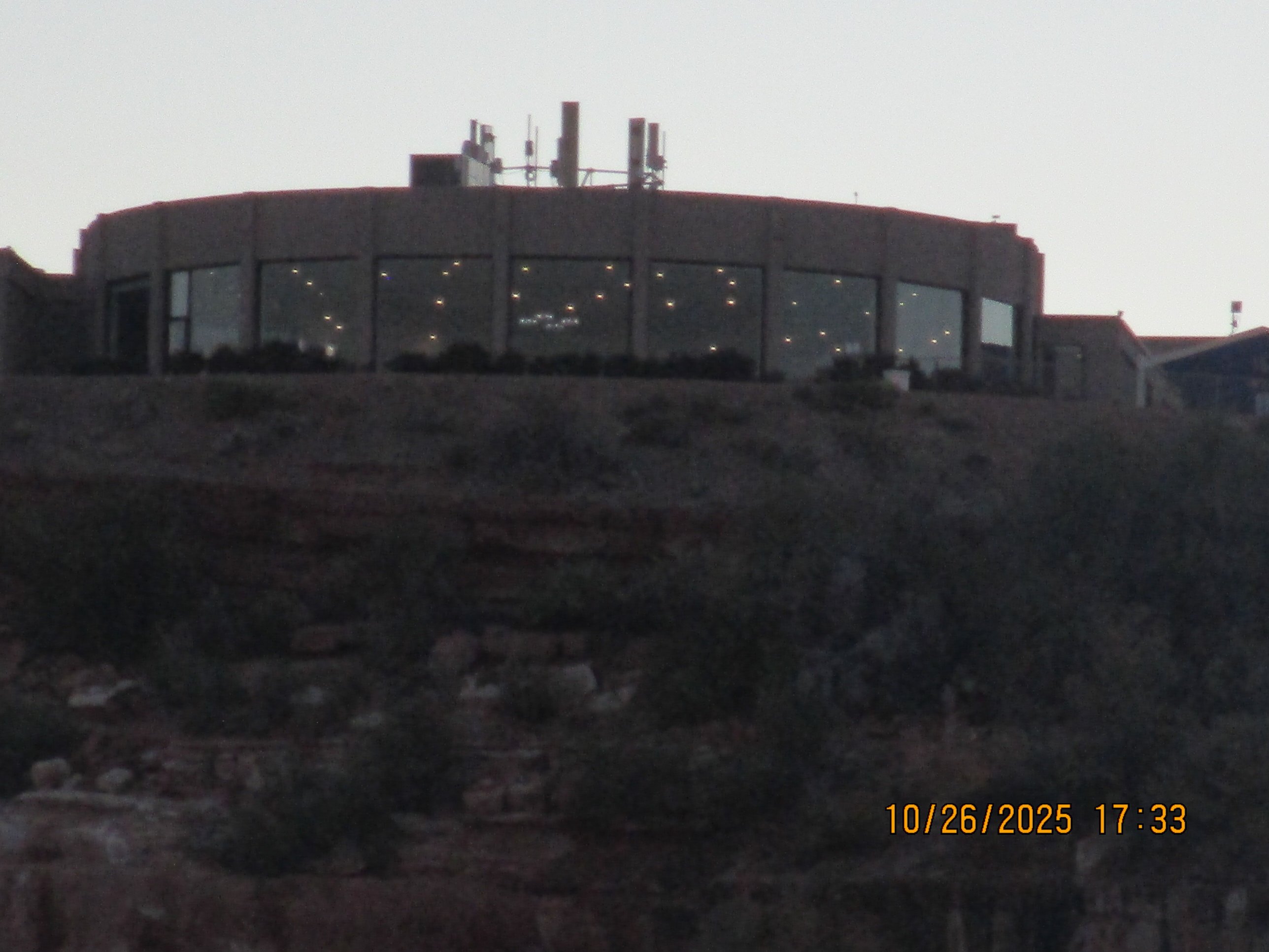 鲍威尔湖度假酒店-官方