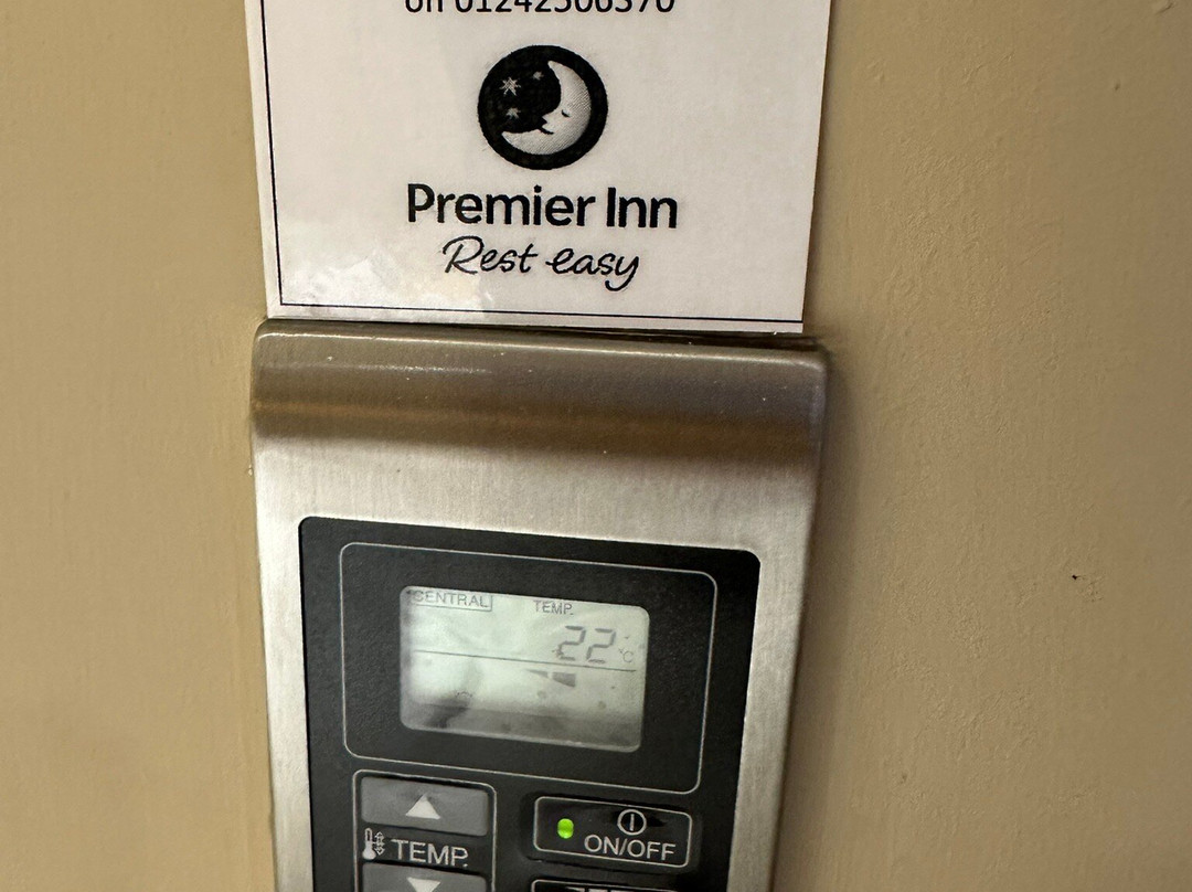 Premier Inn Cheltenham Town Centre hotel主图