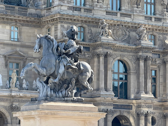 Statue Equestre de Louis XIV-巴黎必去景点