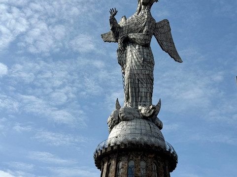 Carpedm Adventures Ecuador-基多必去景点