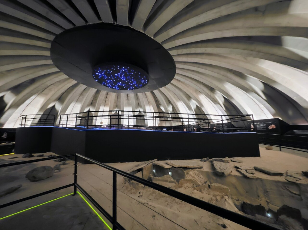 Dolmenes de Corominas-埃斯特波纳必去景点